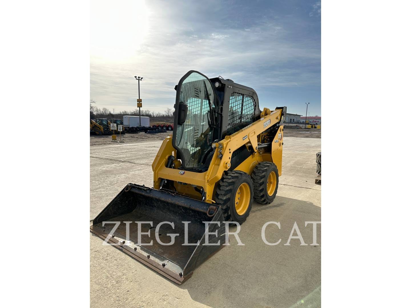 2023 Caterpillar 232D3 Equipment Image0