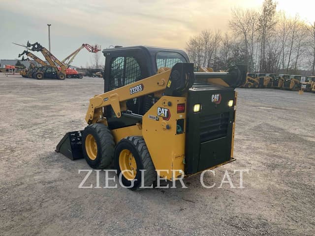 Image of Caterpillar 232D3 equipment image 3
