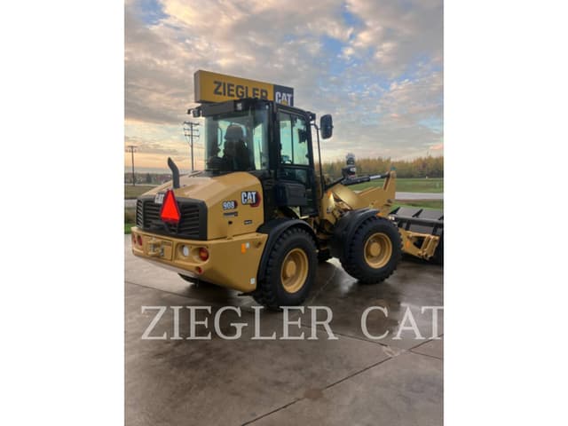 Image of Caterpillar 908 equipment image 3