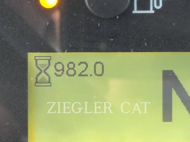 Image of Caterpillar 938M equipment image 4