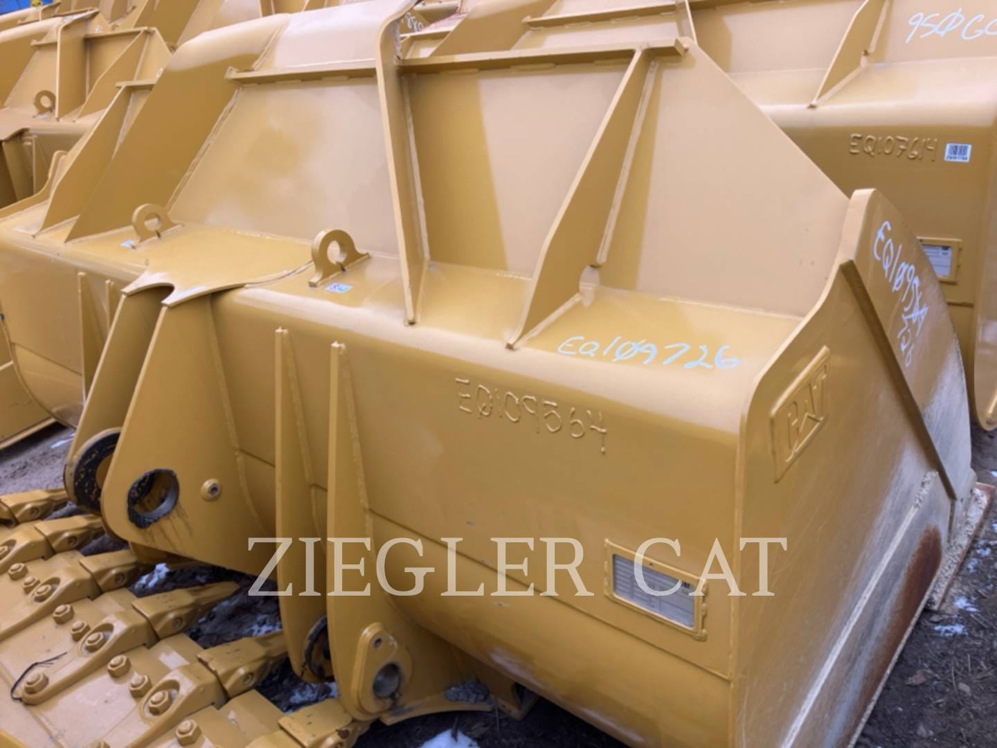 2023 Caterpillar Wheel Loader Bucket Equipment Image0