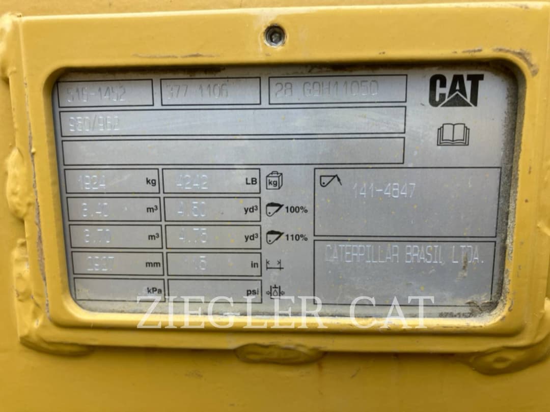 Image of Caterpillar Wheel Loader Bucket Image 1
