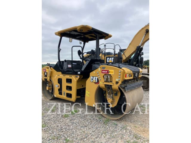 Image of Caterpillar CB7 equipment image 1