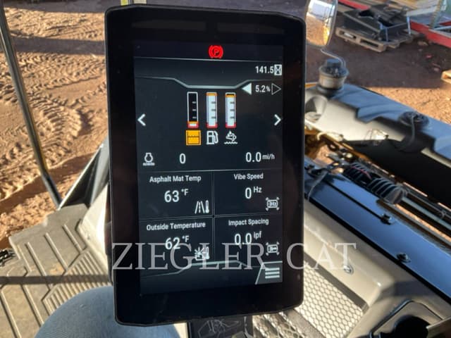 Image of Caterpillar CB7 equipment image 4