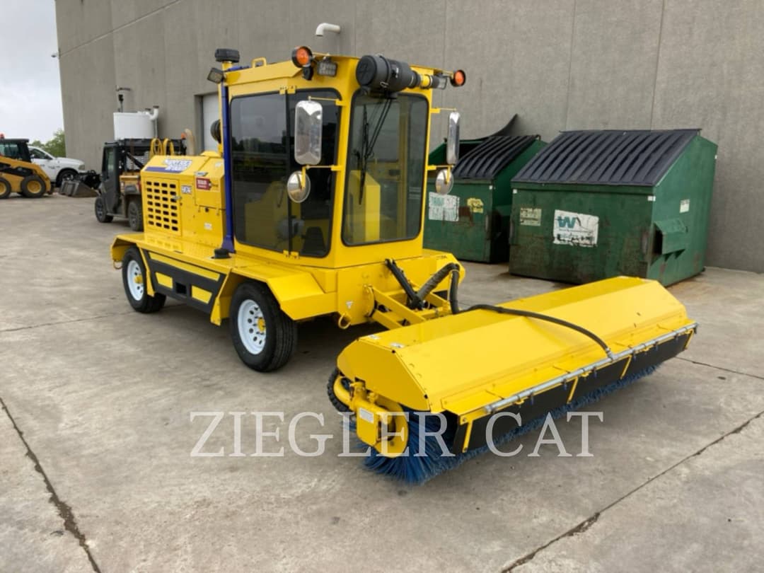 Image of Superior Broom SM74C Image 1