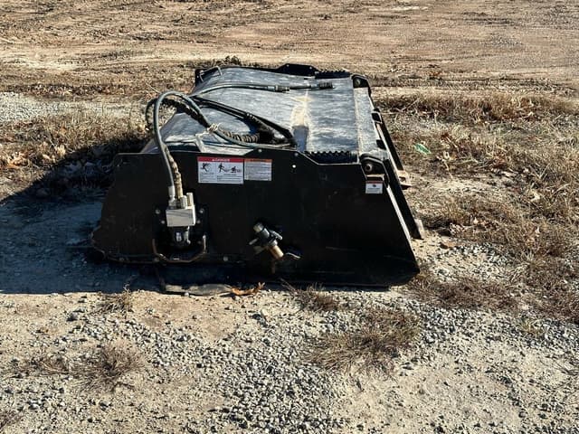 Image of Skidpro Sweeper equipment image 2