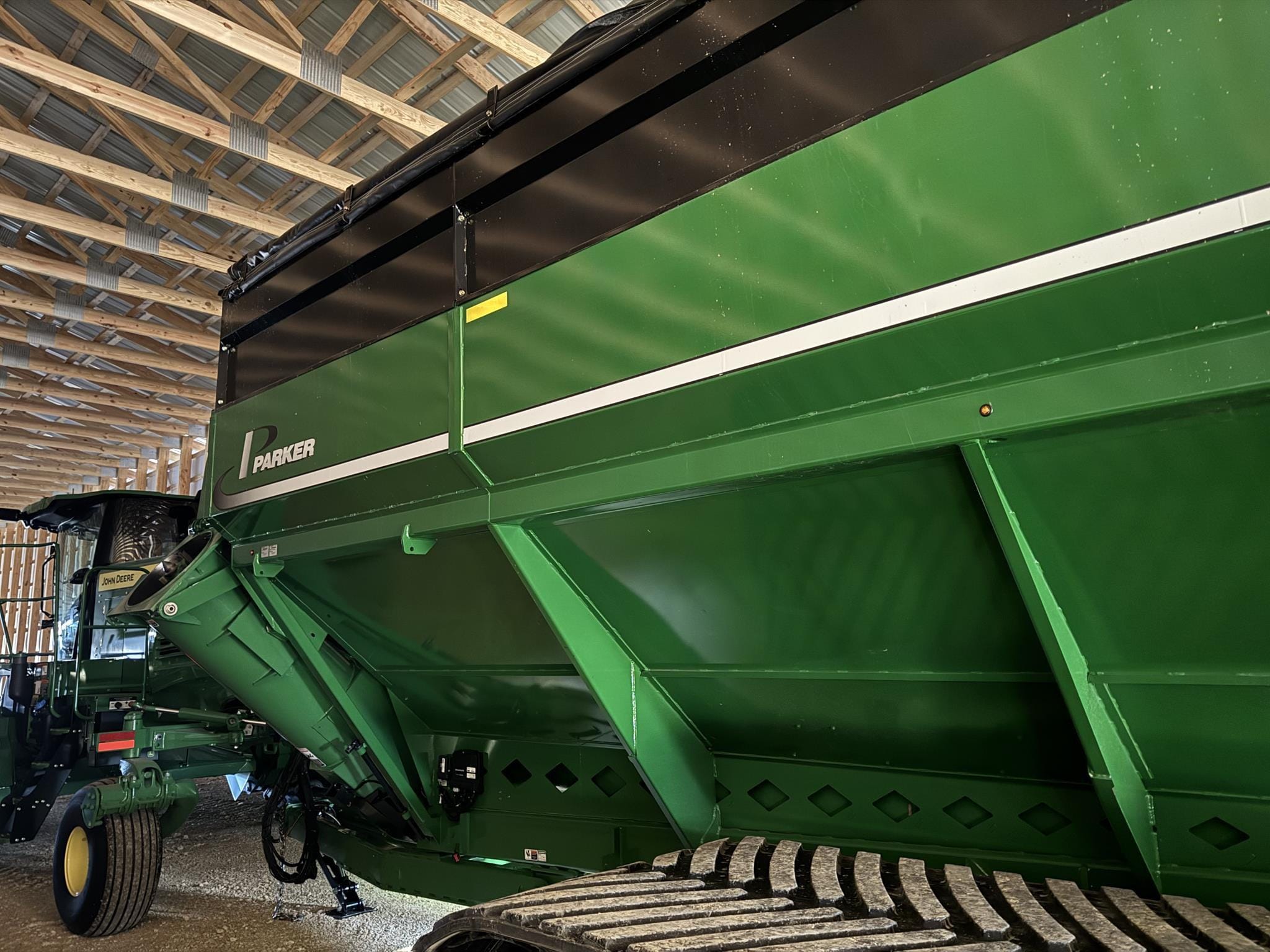 2023 Parker 1654 Equipment Image0