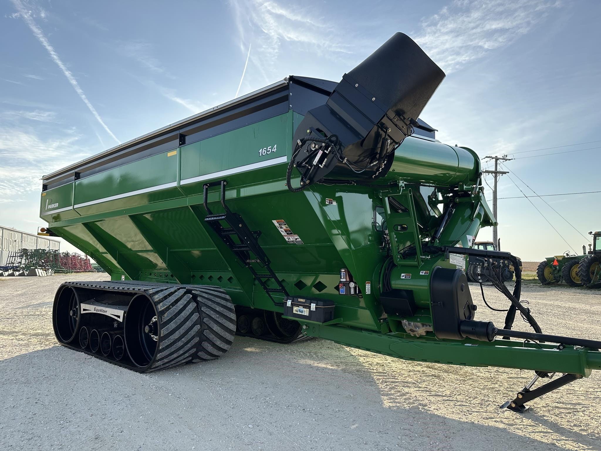 2023 Parker 1654 Equipment Image0