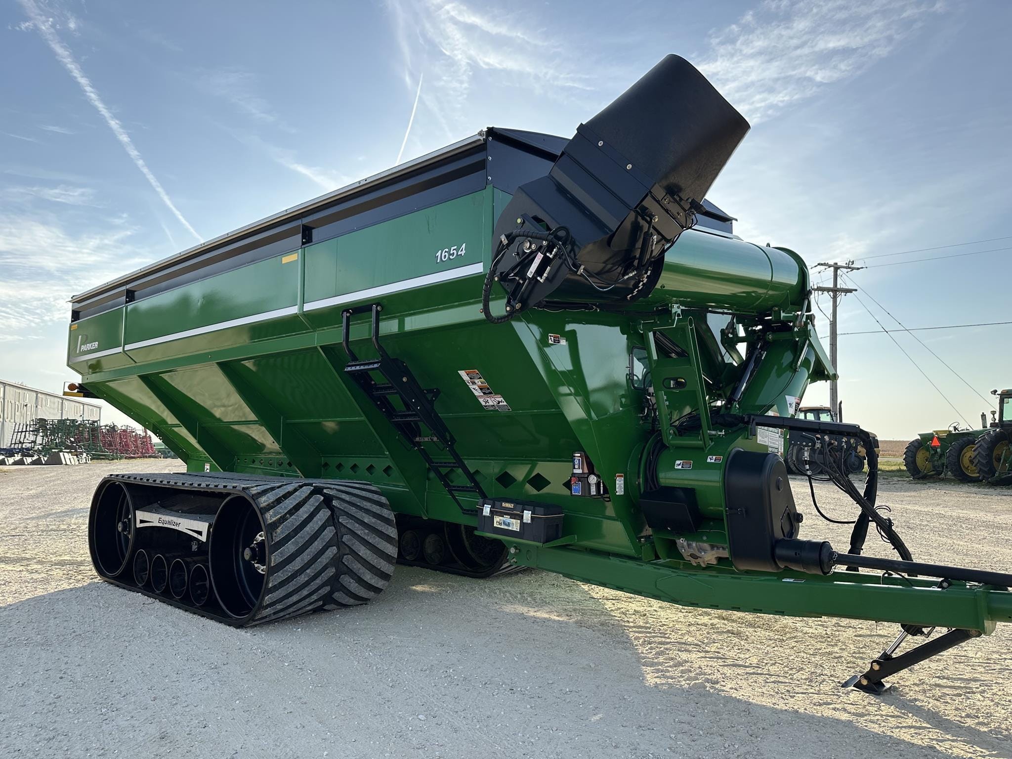 2023 Parker 1654 Equipment Image0