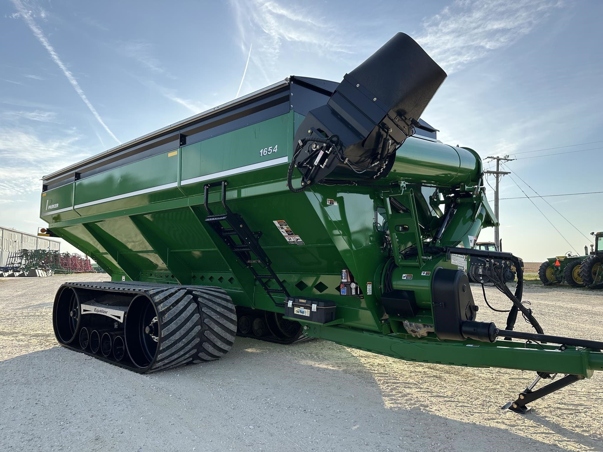 2023 Parker 1654 Equipment Image0