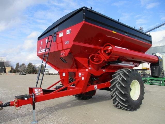 2023 Parker 742 Equipment Image0