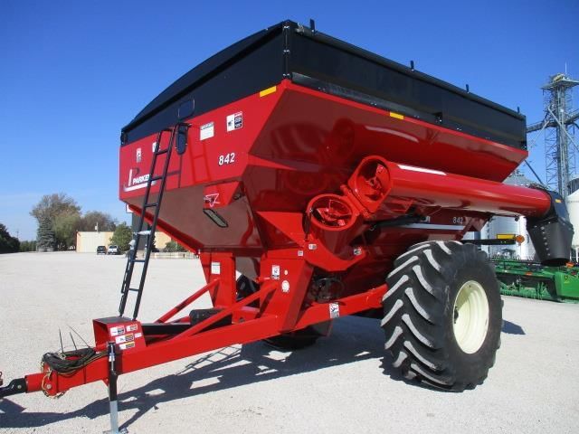 2023 Parker 842 Equipment Image0