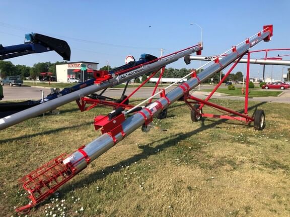 2023 Peck 10-41 Equipment Image0