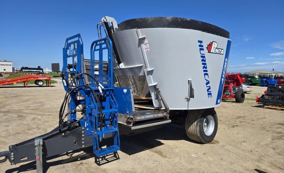 2023 Penta 4930 Equipment Image0