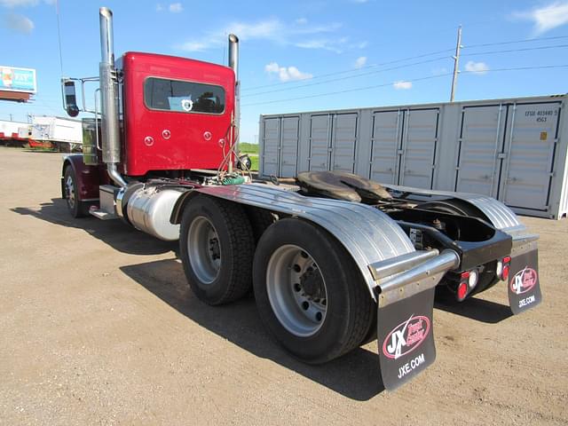 Image of Peterbilt 389 equipment image 3