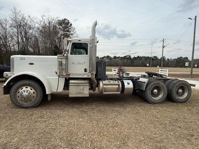 Image of Peterbilt 389 equipment image 1