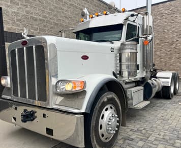 Main image Peterbilt 389