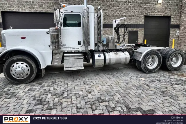 Image of Peterbilt 389 equipment image 2