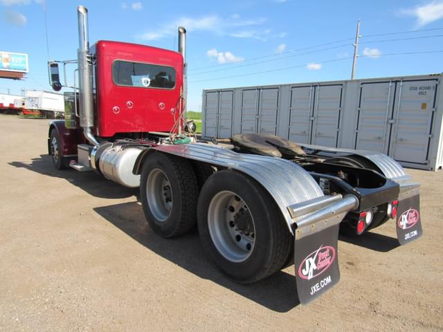 Image of Peterbilt 389 equipment image 3
