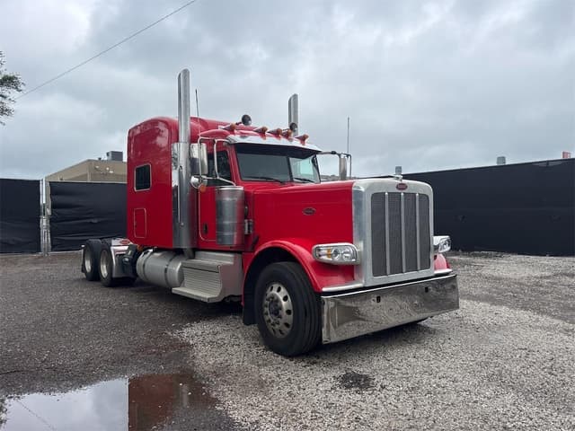 Image of Peterbilt 389 equipment image 2