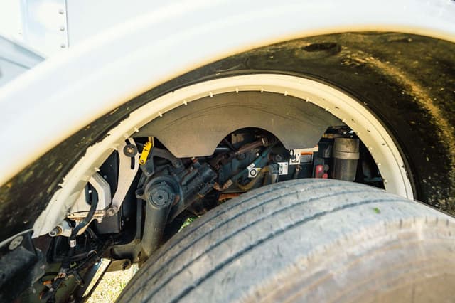 Image of Peterbilt 389 equipment image 4