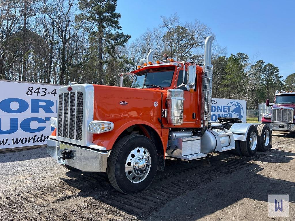 Image of Peterbilt 389 Primary image
