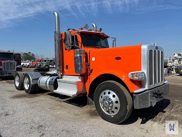 Image of Peterbilt 389 equipment image 3