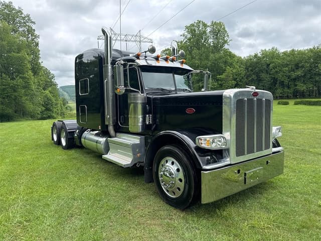 Image of Peterbilt 389 equipment image 2