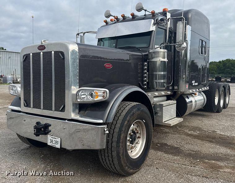 Image of Peterbilt 389 Primary image
