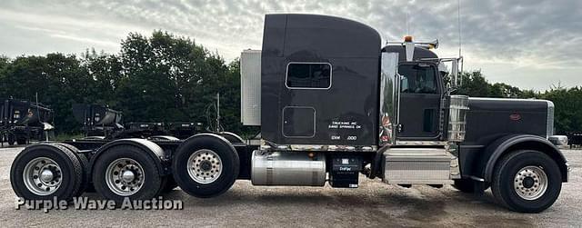 Image of Peterbilt 389 equipment image 3