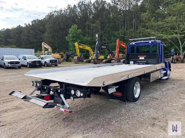 Image of Peterbilt 536 equipment image 3