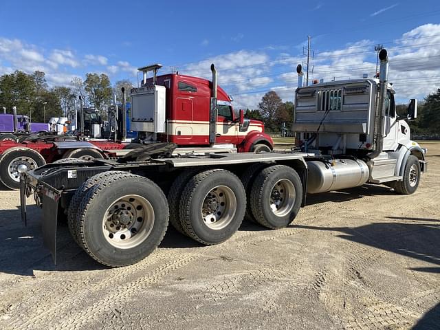 Image of Peterbilt 567 equipment image 2