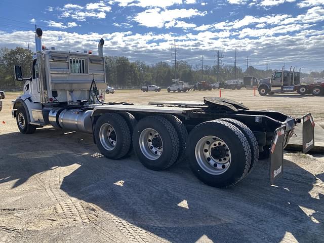 Image of Peterbilt 567 equipment image 1