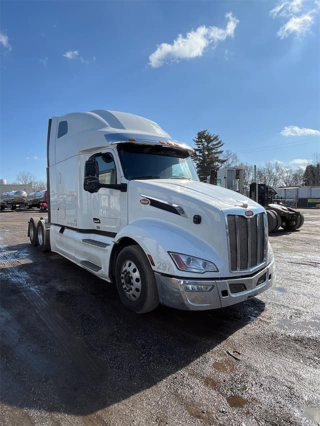 Image of Peterbilt 579 equipment image 2