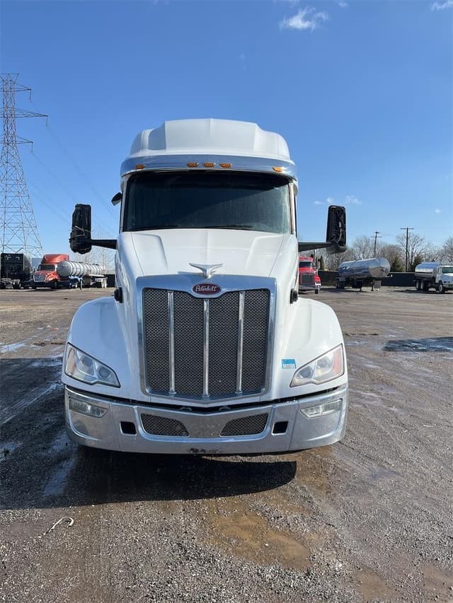 Image of Peterbilt 579 equipment image 1