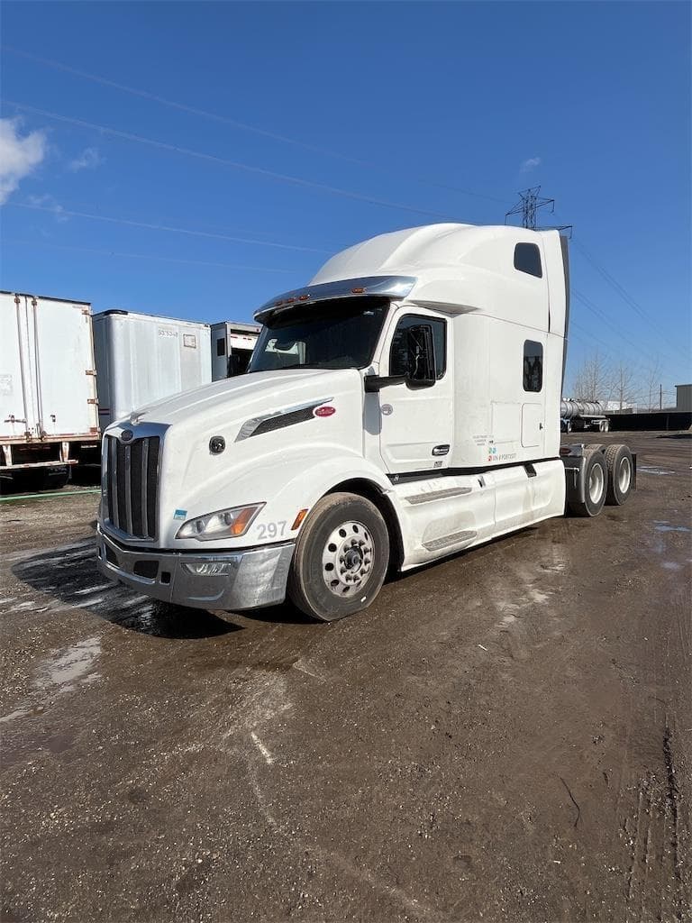 Image of Peterbilt 579 Primary image