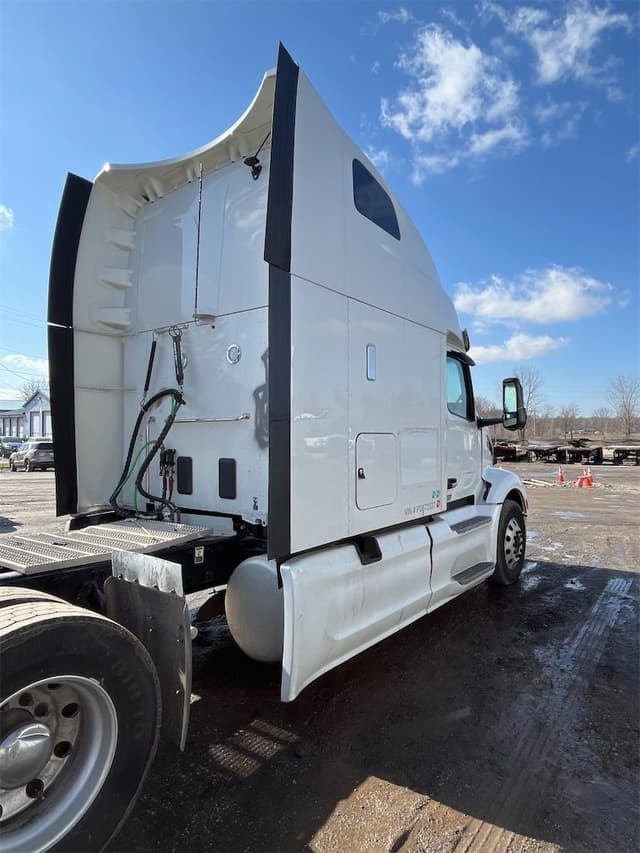 Image of Peterbilt 579 equipment image 3