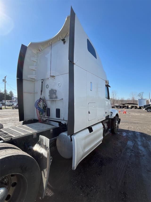 Image of Peterbilt 579 equipment image 3