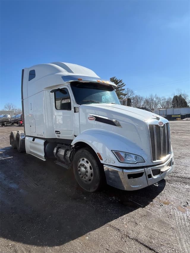 Image of Peterbilt 579 equipment image 2