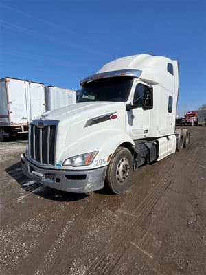 2023 Peterbilt 579 Image