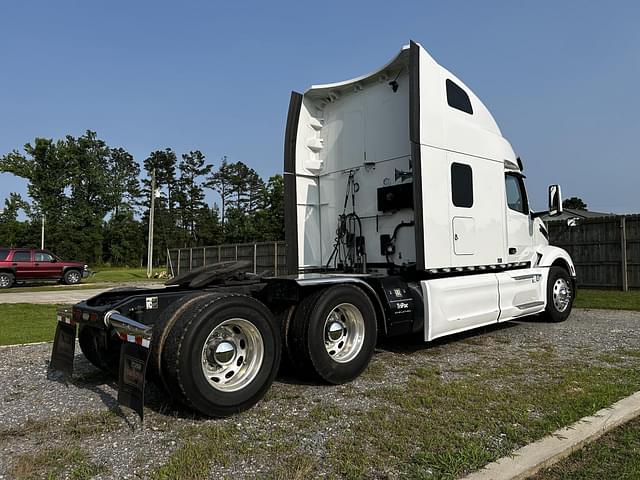 Image of Peterbilt 579 equipment image 2