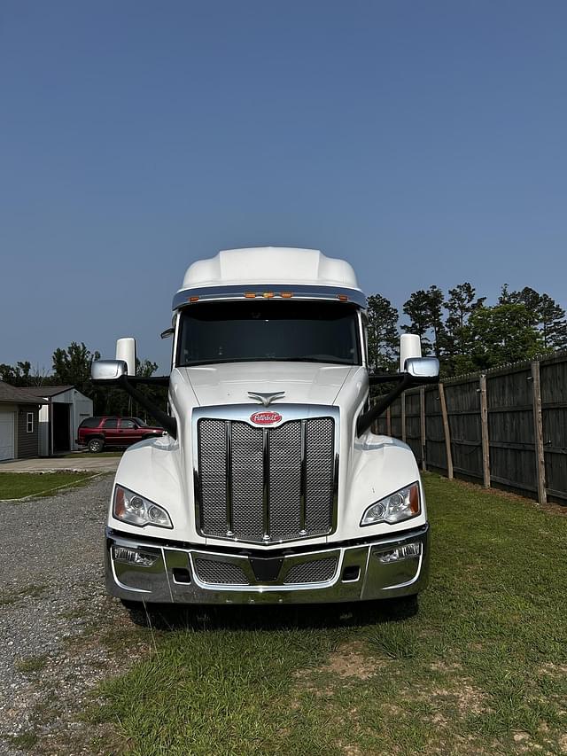 Image of Peterbilt 579 equipment image 3
