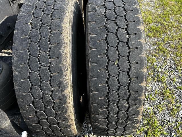 Image of Peterbilt 579 equipment image 4