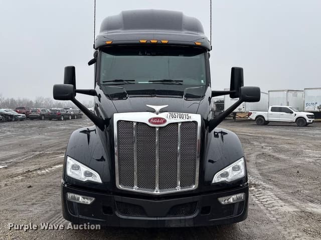 Image of Peterbilt 579 equipment image 1