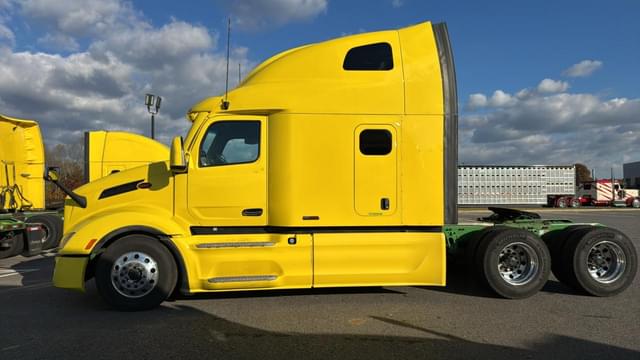 Image of Peterbilt 579 equipment image 1