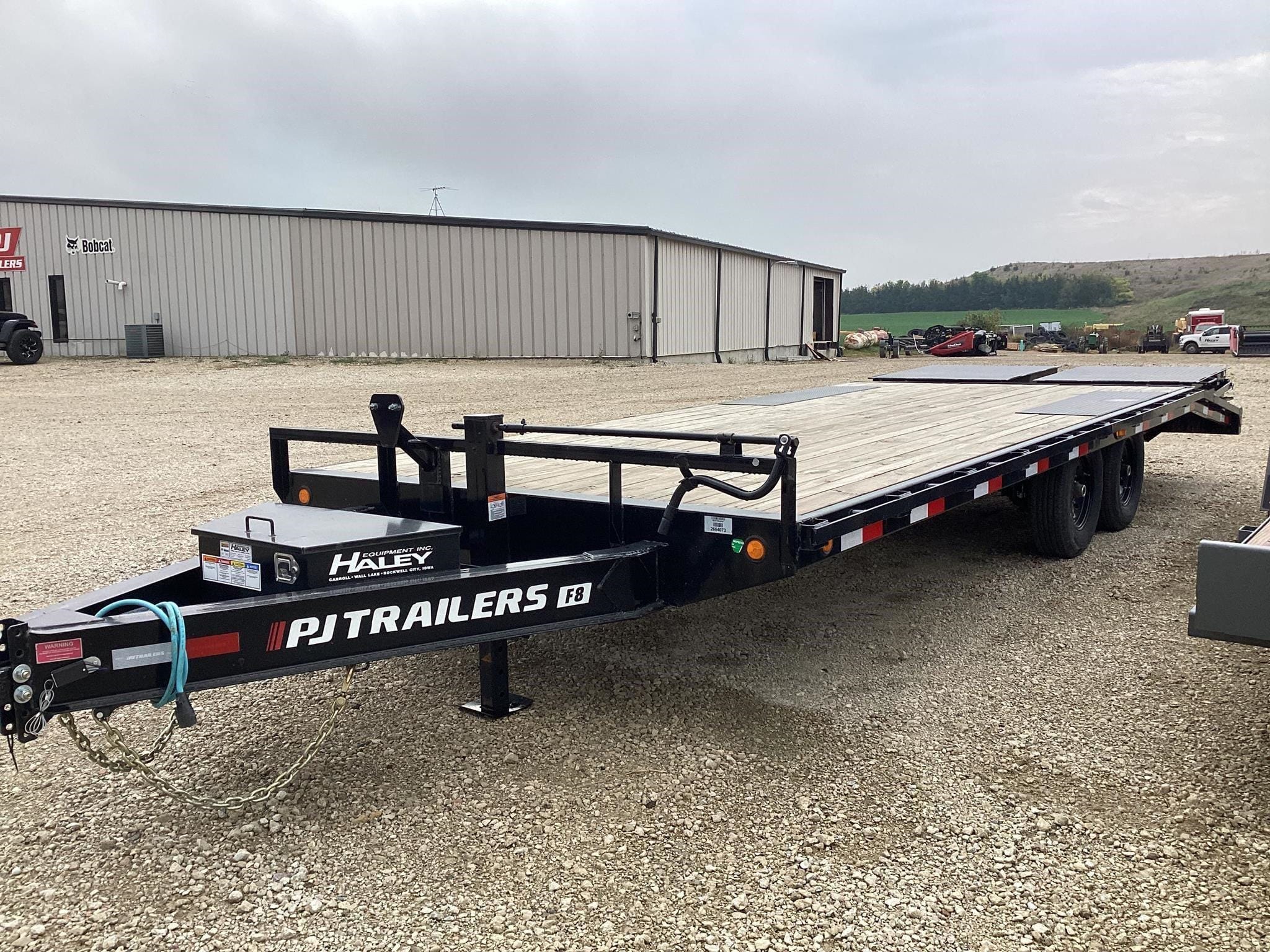 2023 PJ F8222 Equipment Image0