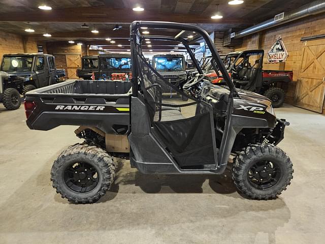 Image of Polaris Ranger XP 1000 equipment image 2