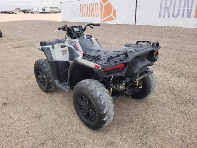 Image of Polaris Sportsman 850 equipment image 2