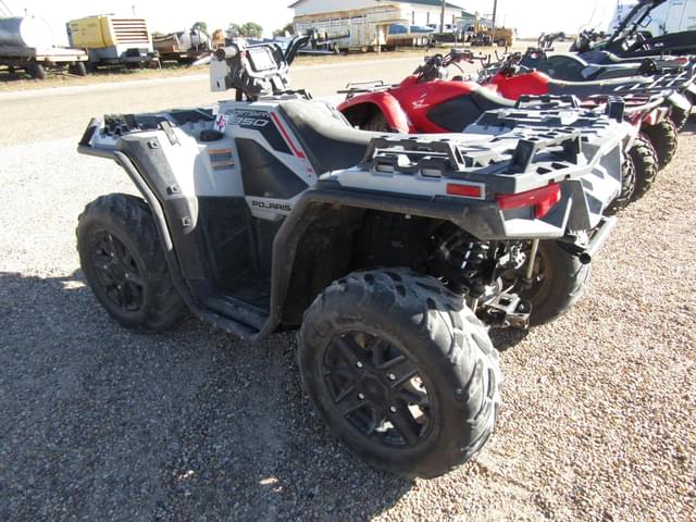 Image of Polaris Sportsman 850 equipment image 3