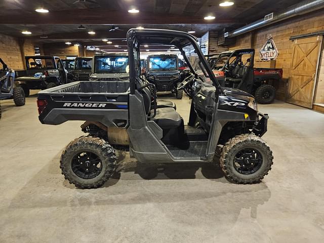 Image of Polaris Ranger XP 1000 equipment image 2